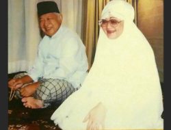 Kisah Ibu Tien Soeharto Belikan Gigi Palsu Staf KBRI yang Ompong