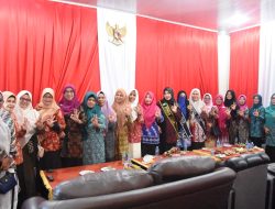 IGTKI-PGRI Berkolaborasi dengan TP-PKK dan Pokja Bunda PAUD Kabupaten Bengkalis Gelar Lomba Membatik Serentak Peringati Hari Batik Nasional