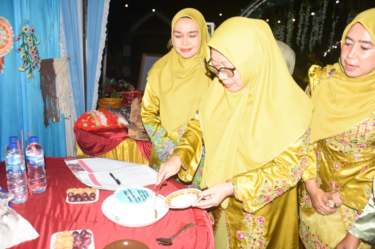 Ketua TP-PKK Kabupaten Bengkalis Buka 16 Stand Bazar MTQ ke-49 Tingkat Kecamatan Rupat