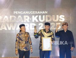 Gubernur Jateng Raih Penghargaan Pemimpin Percepatan Ekonomi Daerah