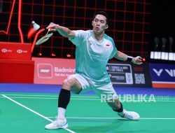 Bekuk Li Shi Feng, Jonatan Christie Melangkah ke Semifinal Denmark Open 2025