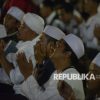 Peserta Reuni 212 Gelar Sholat Ghaib untuk Korban Bencana